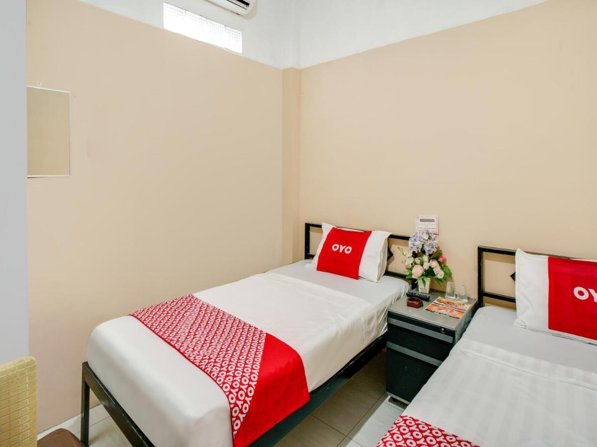 Oyo 90024 Botania Homestay & Cafe Nongsa Extérieur photo