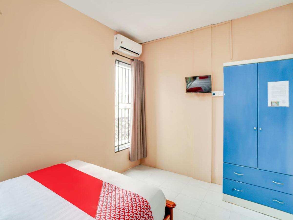 Oyo 90024 Botania Homestay & Cafe Nongsa Extérieur photo