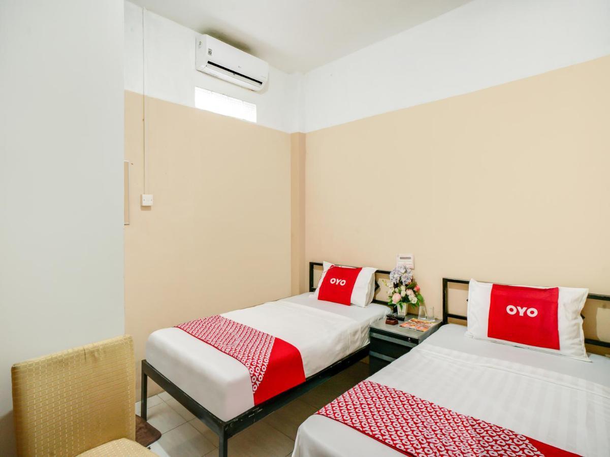 Oyo 90024 Botania Homestay & Cafe Nongsa Extérieur photo