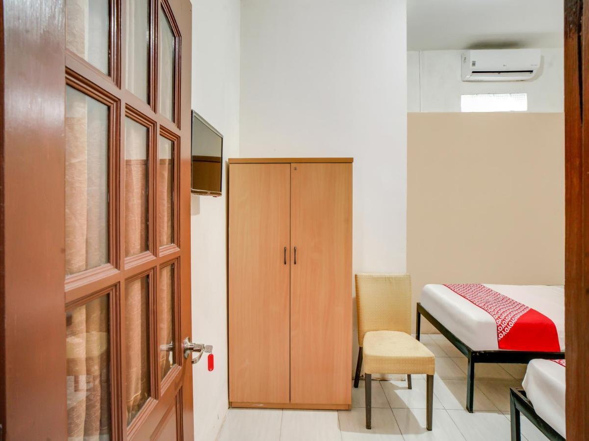 Oyo 90024 Botania Homestay & Cafe Nongsa Extérieur photo