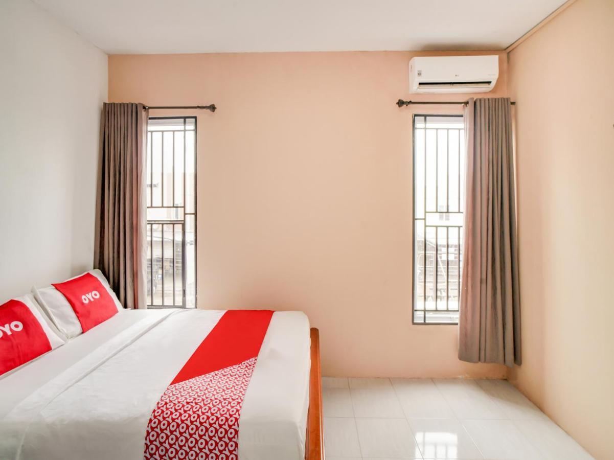Oyo 90024 Botania Homestay & Cafe Nongsa Extérieur photo
