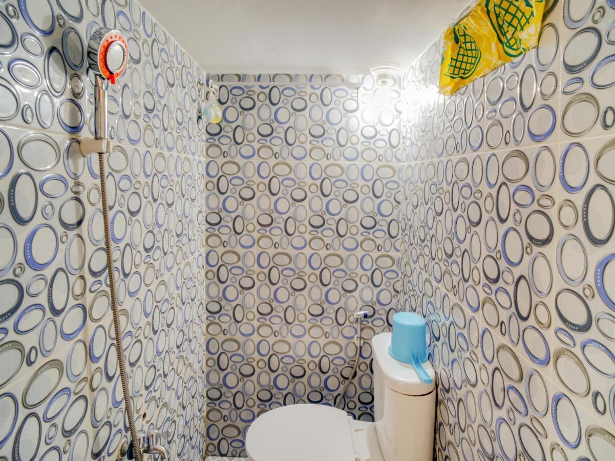Oyo 90024 Botania Homestay & Cafe Nongsa Extérieur photo