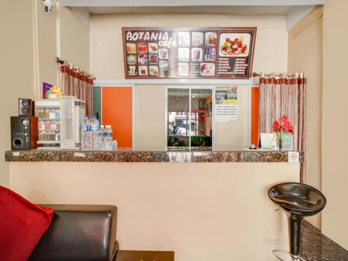 Oyo 90024 Botania Homestay & Cafe Nongsa Extérieur photo