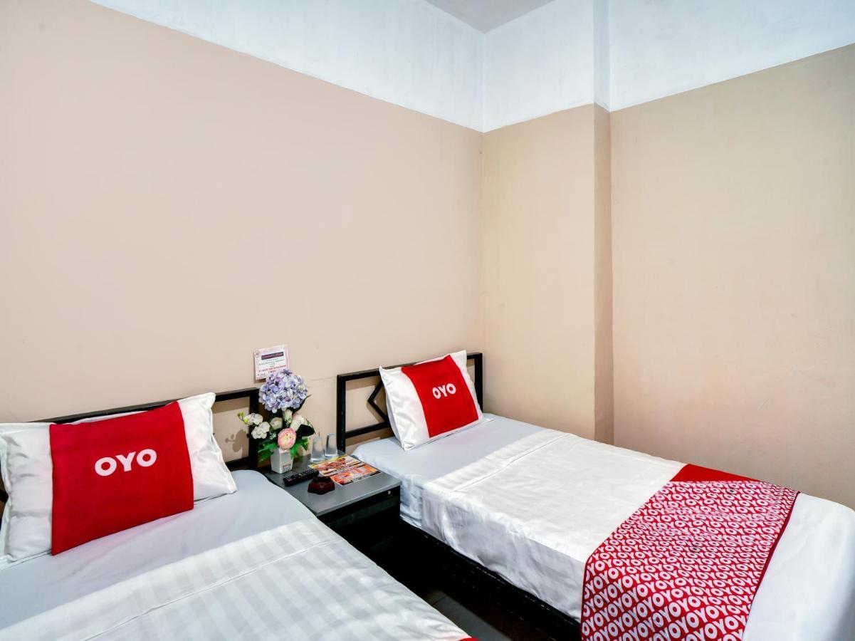 Oyo 90024 Botania Homestay & Cafe Nongsa Extérieur photo