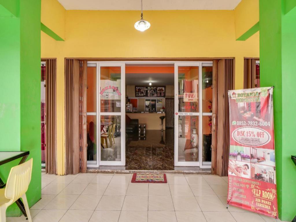 Oyo 90024 Botania Homestay & Cafe Nongsa Extérieur photo